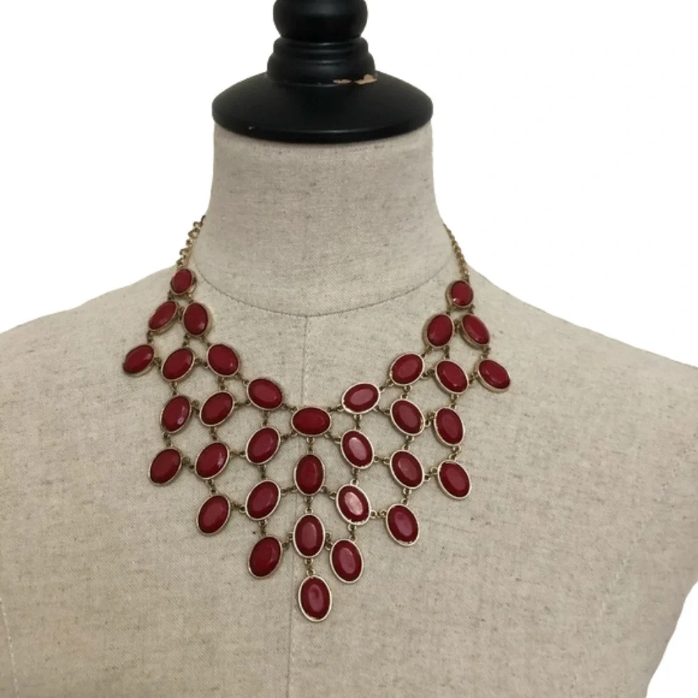 Costume Jewelry Necklace with Adjustable Chain
